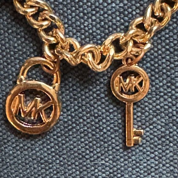 Michael Kors gold tone charm bracelet - Picture 4 of 4